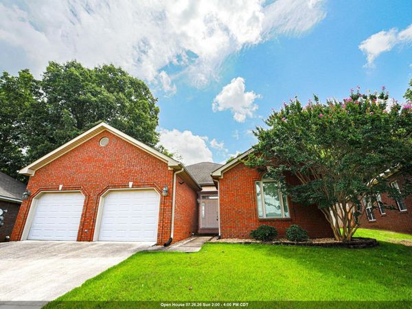 2367 Parc Pl, Florence, AL 35630