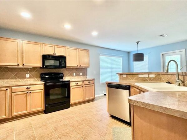 784 Kingfisher LN , Leander, TX 78641