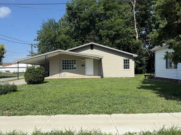 409 S Webster Street , Harrisburg, IL 62946