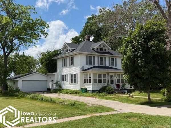222 S Main Street, Kanawha, IA 50447