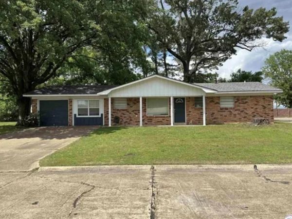 1002 Champion Street, Texarkana, TX 75501