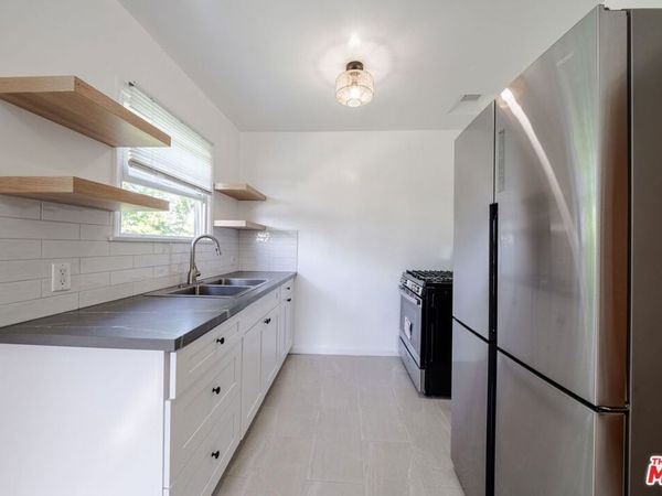 823 Highland Avenue, Unit 11, Glendale, CA 91202