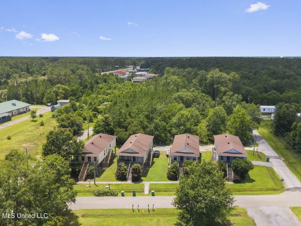 10057 Road 560 Road, Bay Saint Louis, MS 39520