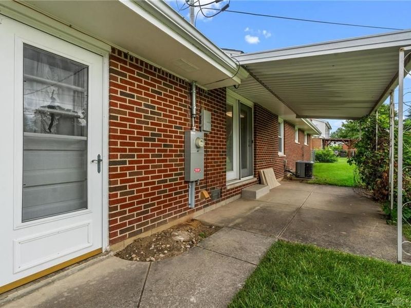 720 Kathryn Drive, Wilmington, OH 45177 Photo 9