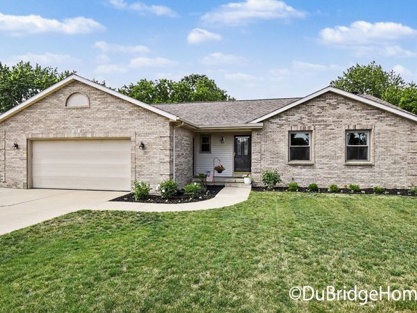 153 Suncrest Court SW, Grandville, MI 49418