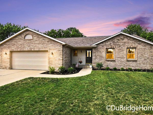 153 Suncrest Court SW, Grandville, MI 49418