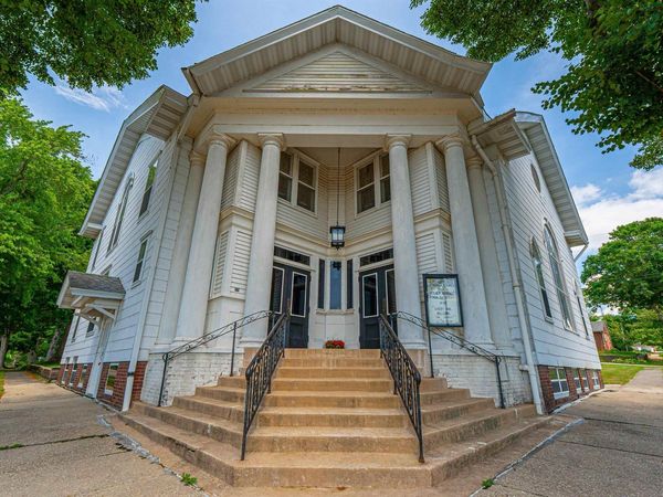 223 W COOKE Street, Mt Pulaski, IL 62548
