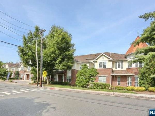 187 Paterson Avenue, MIDLAND PARK, NJ 07432