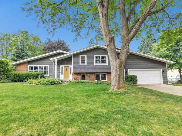 495 EDELWEISS DRIVE, Green Bay, WI 54302