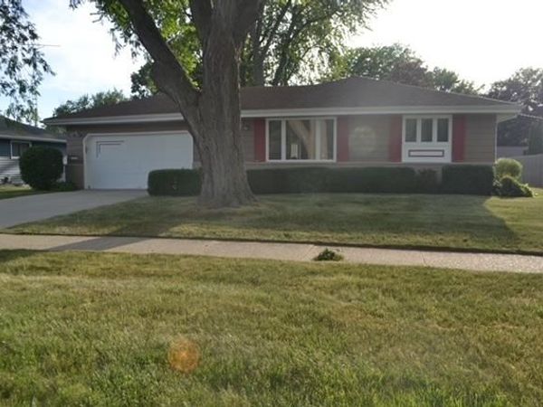 1125 N Pontiac Drive, Janesville, WI 53545