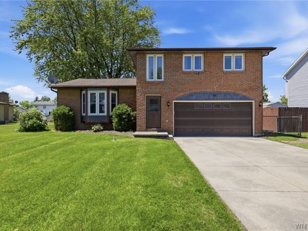 44 Queens Drive , Grand Island, NY 14072