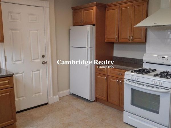 69 Newton St, Unit 2L, Somerville, MA 02143