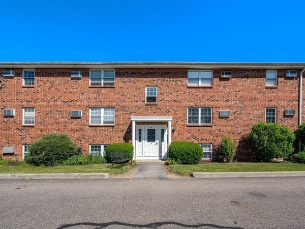 91 Pleasant, Unit C11, Medfield, MA 02052