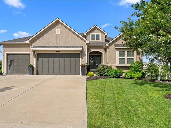 16105 Larsen Street, Overland Park, KS 66221