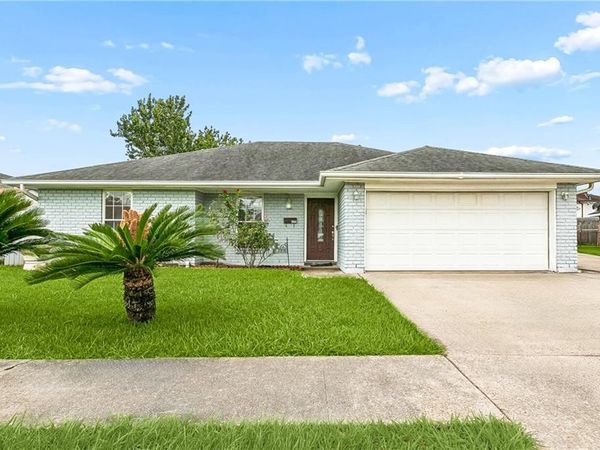 204 WILLOWBROOK Drive, Gretna, LA 70056