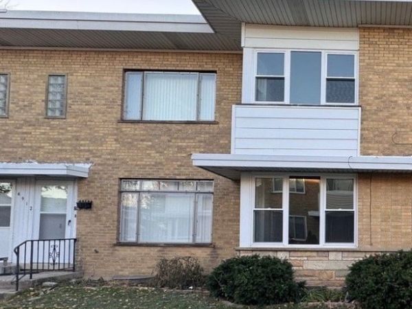4912 CRAIN Street , Unit B, Skokie, IL 60077