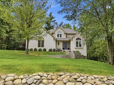 7829 Hillside Lakes Drive, Hamburg Twp, MI 48116