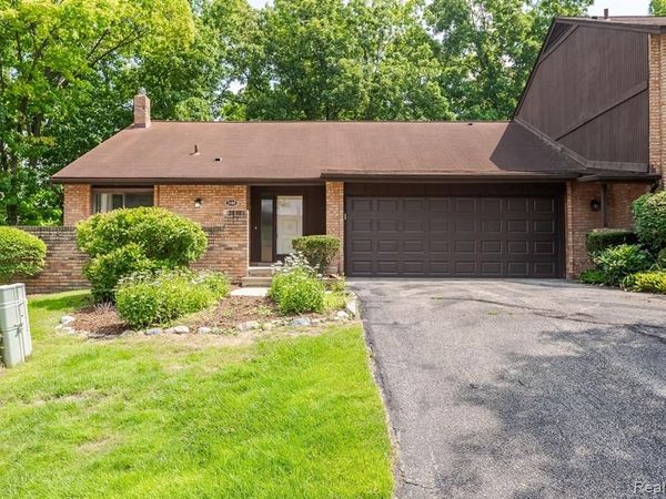 2185 RHINE Road , West Bloomfield Twp, MI 48323