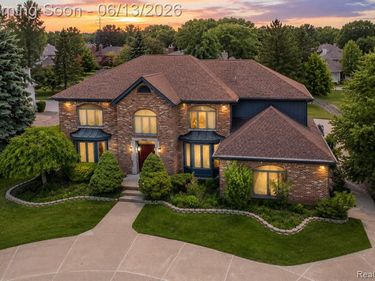 29342 Strathmore Drive, Farmington Hills, MI 48331