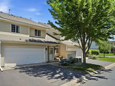 8854 Spring Lane, Woodbury, MN 55125