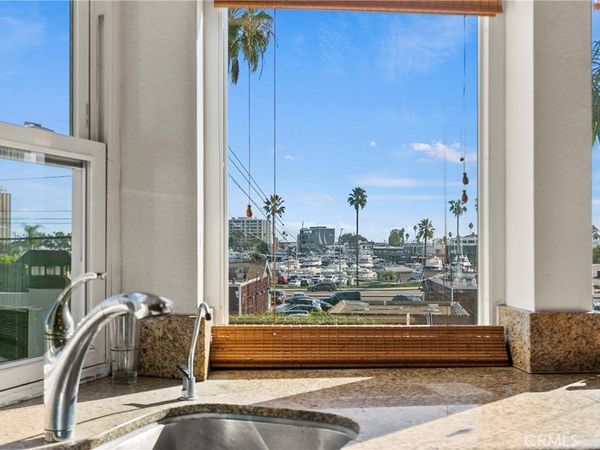 207 La Jolla, Newport Beach, CA 92663