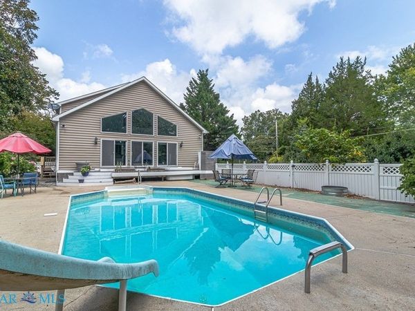 86 Waverly Avenue , Kilmarnock, VA 22482
