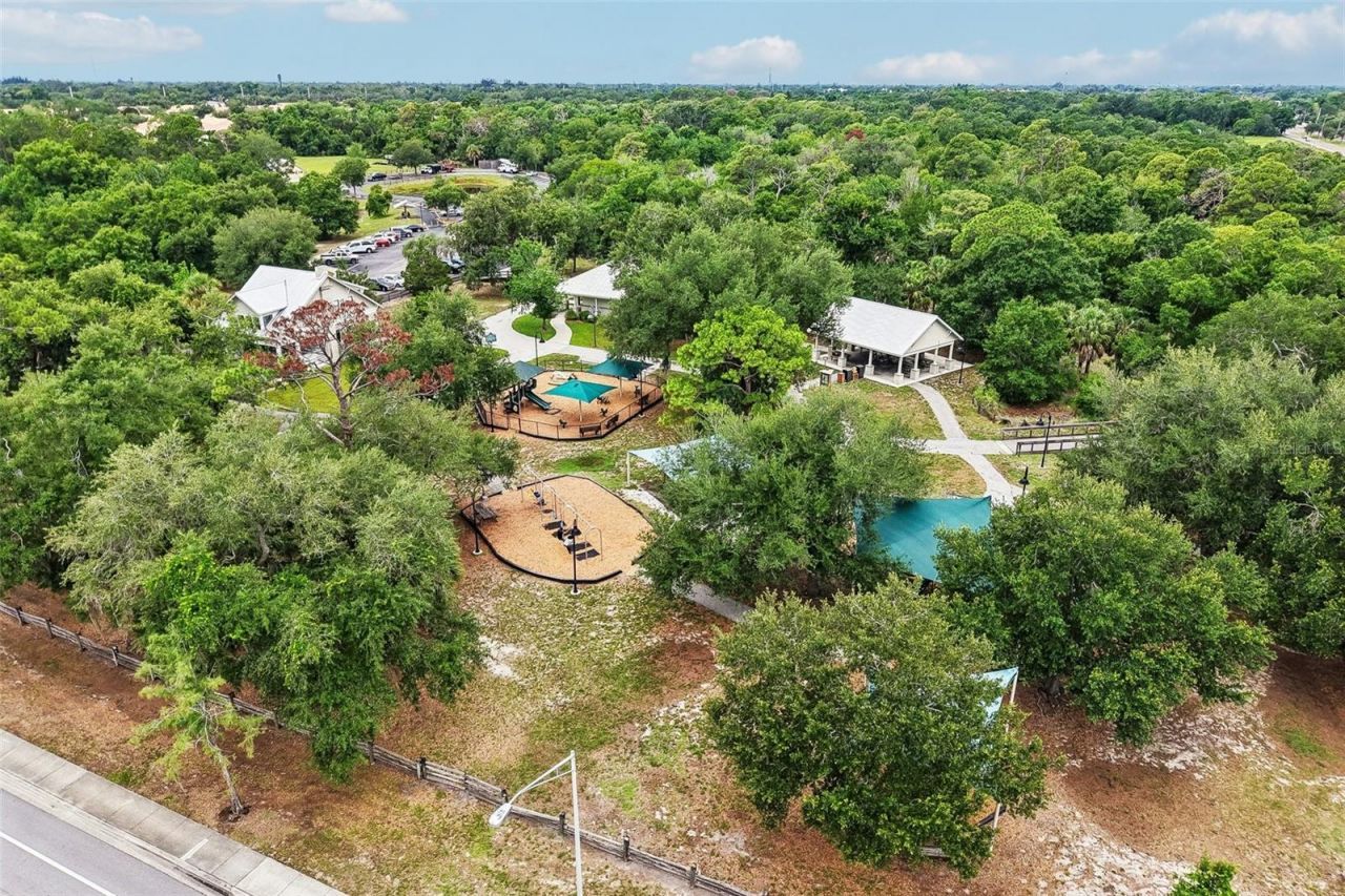 5005 Bee Ridge Road, Sarasota, FL 34233 Photo