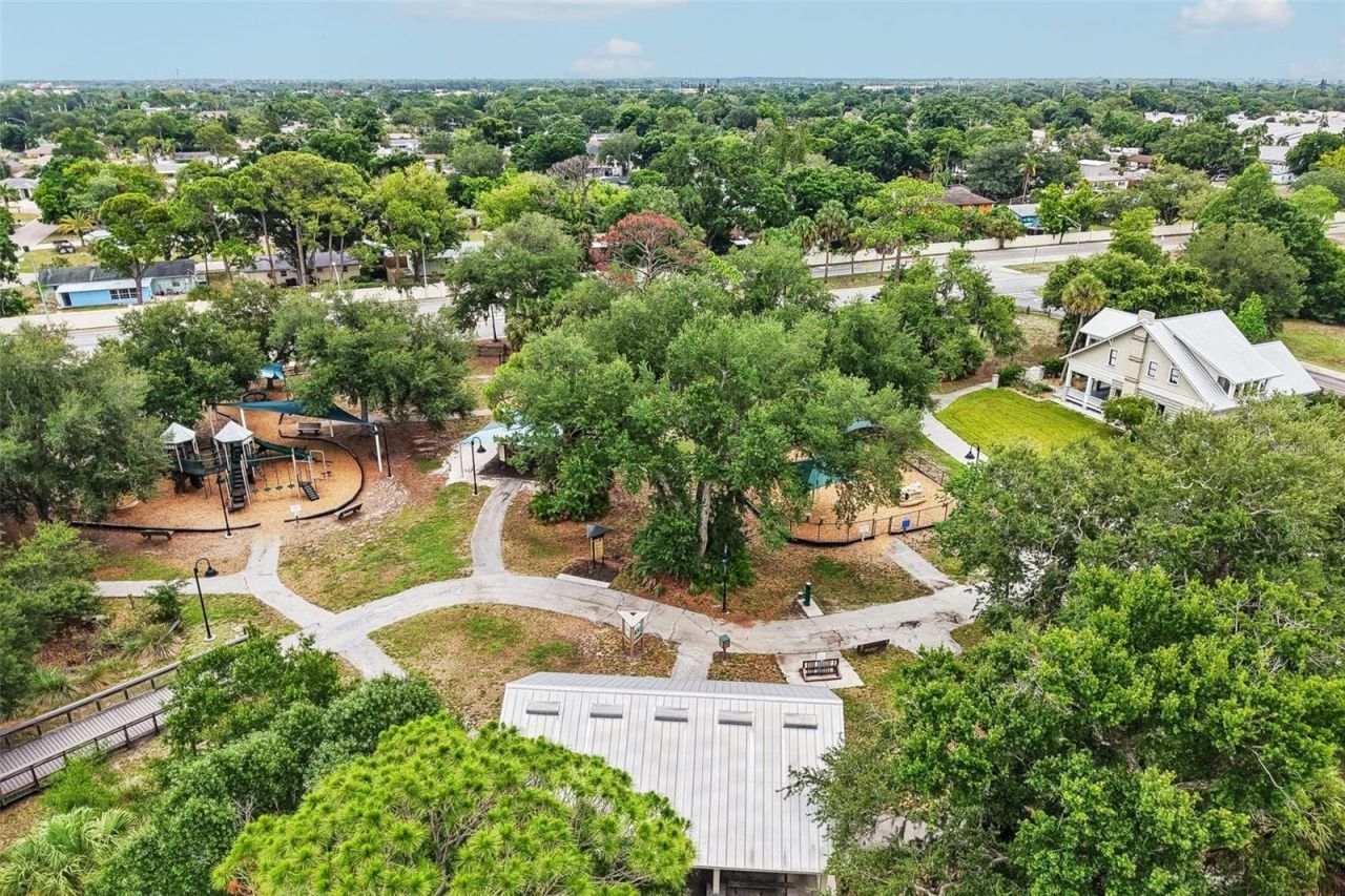 5005 Bee Ridge Road, Sarasota, FL 34233 Photo