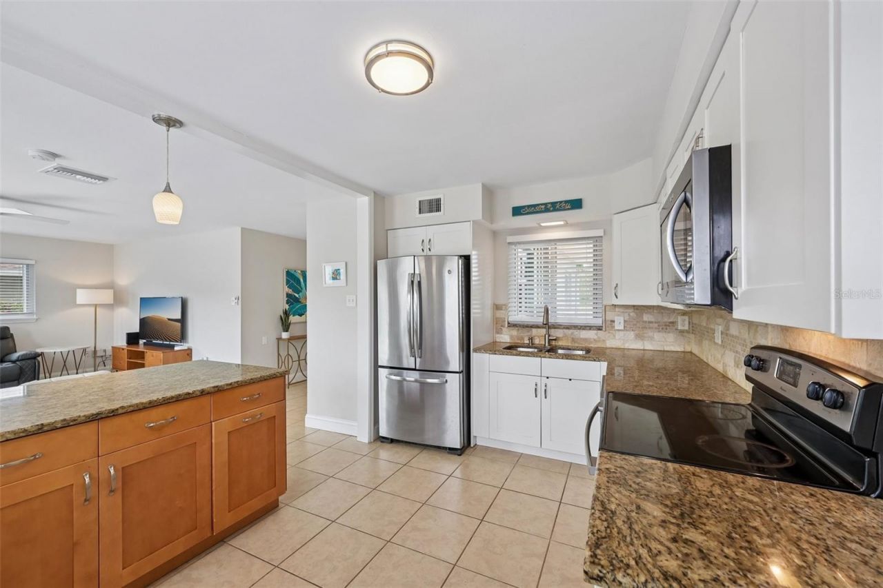 5005 Bee Ridge Road, Sarasota, FL 34233 Photo