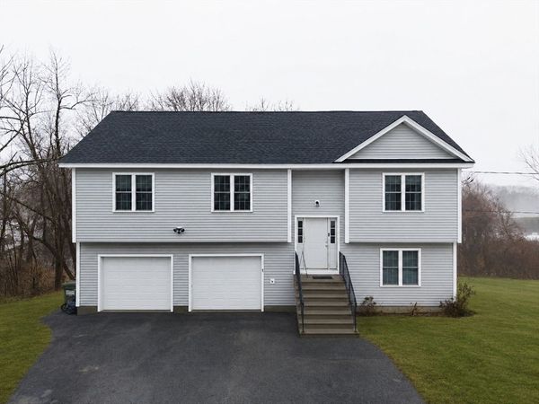 1 Lake Whittemore Dr, Spencer, MA 01562