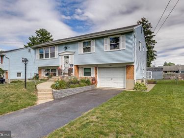 211 FAIRMOUNT AVENUE , BLACKWOOD, NJ 08012