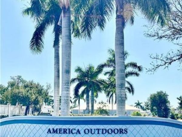 5753 Pink Panther DR , FORT MYERS, FL 33908