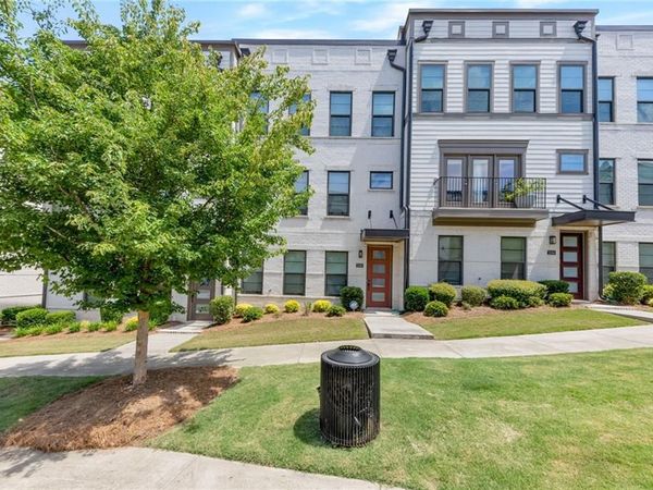 2130 Holtz Lane , Atlanta, GA 30318