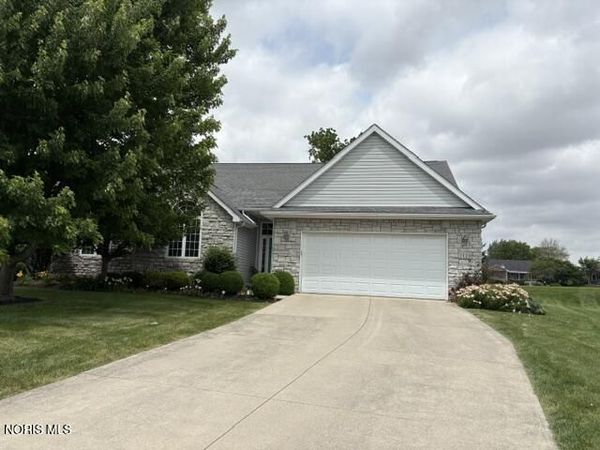 2120 Bluestone Drive, Findlay, OH 45840