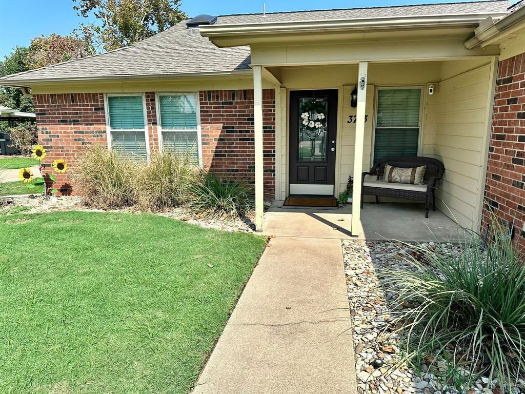 3713 Lake Vista Court, Granbury, TX 76049 Main Photo