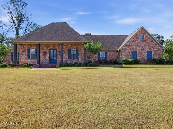 318 Longwood Court, Pearl, MS 39208