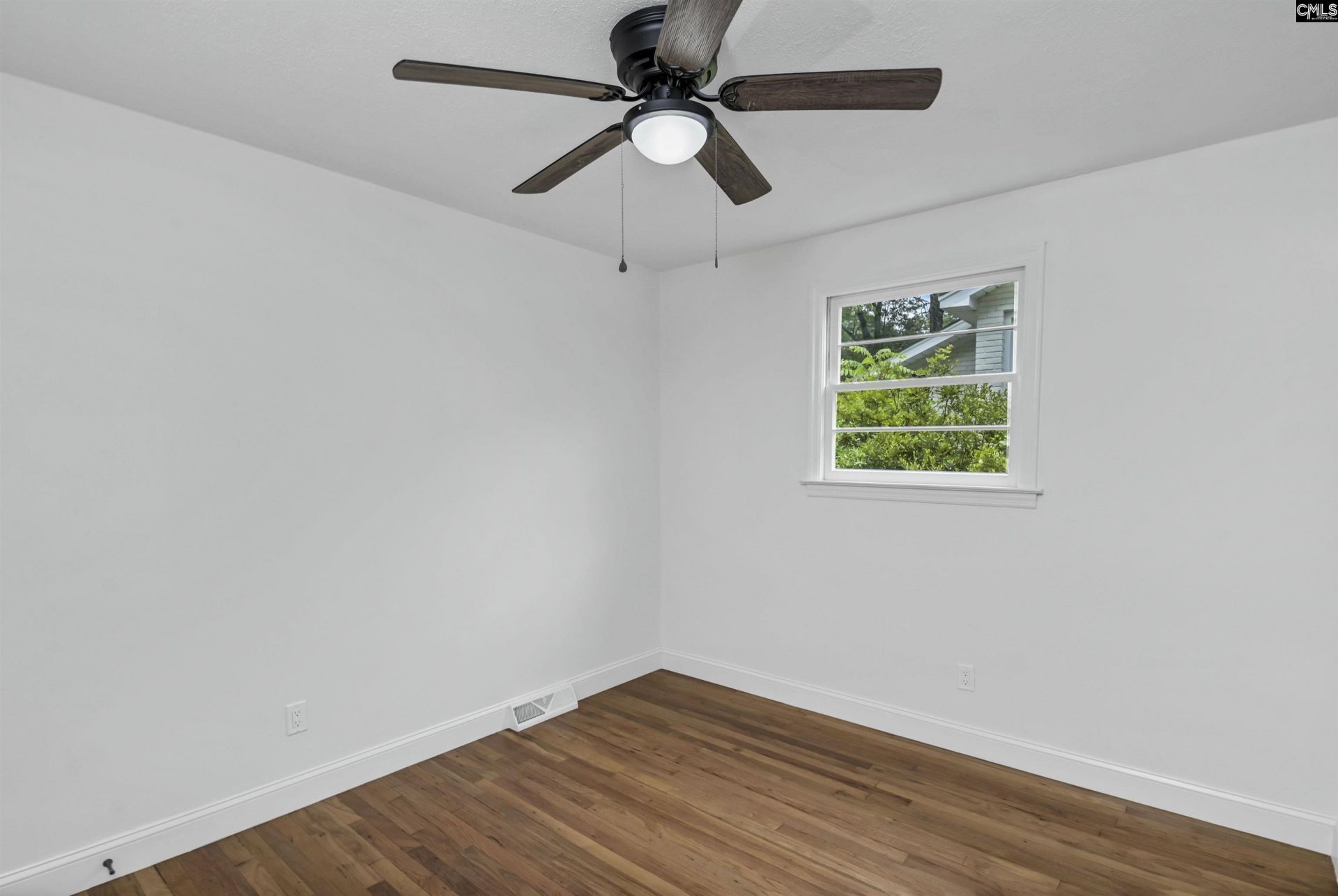 979 Airport Boulevard Photo 20