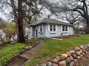 202 Oak Street , Excelsior, MN 55331