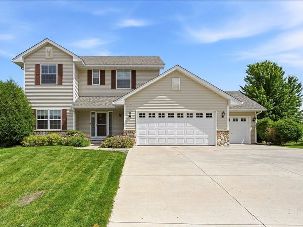 2410 Meadow Drive, Buffalo, MN 55313
