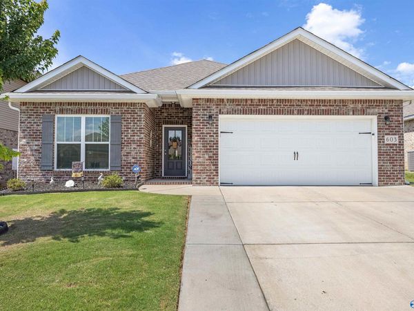 603 Magnolia Place, Hartselle, AL 35640