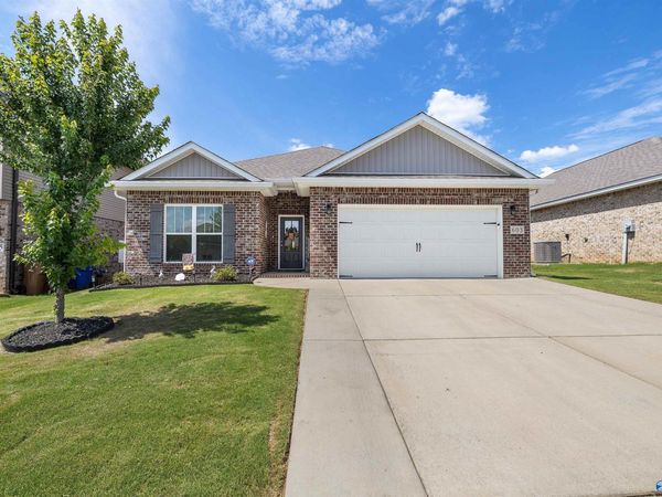 603 Magnolia Place, Hartselle, AL 35640