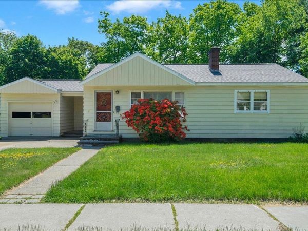 27 Brierwood Lane, Burlington, VT 05408