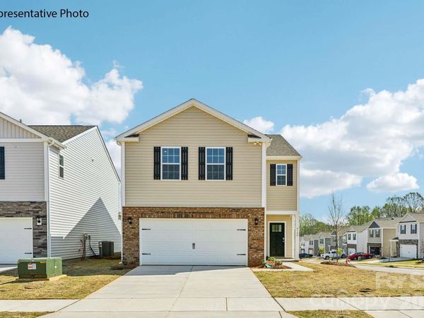 2130 10th Street SE, Hickory, NC 28601