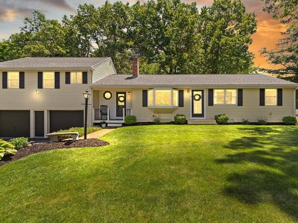 10 Lucille Ave, Westford, MA 01886