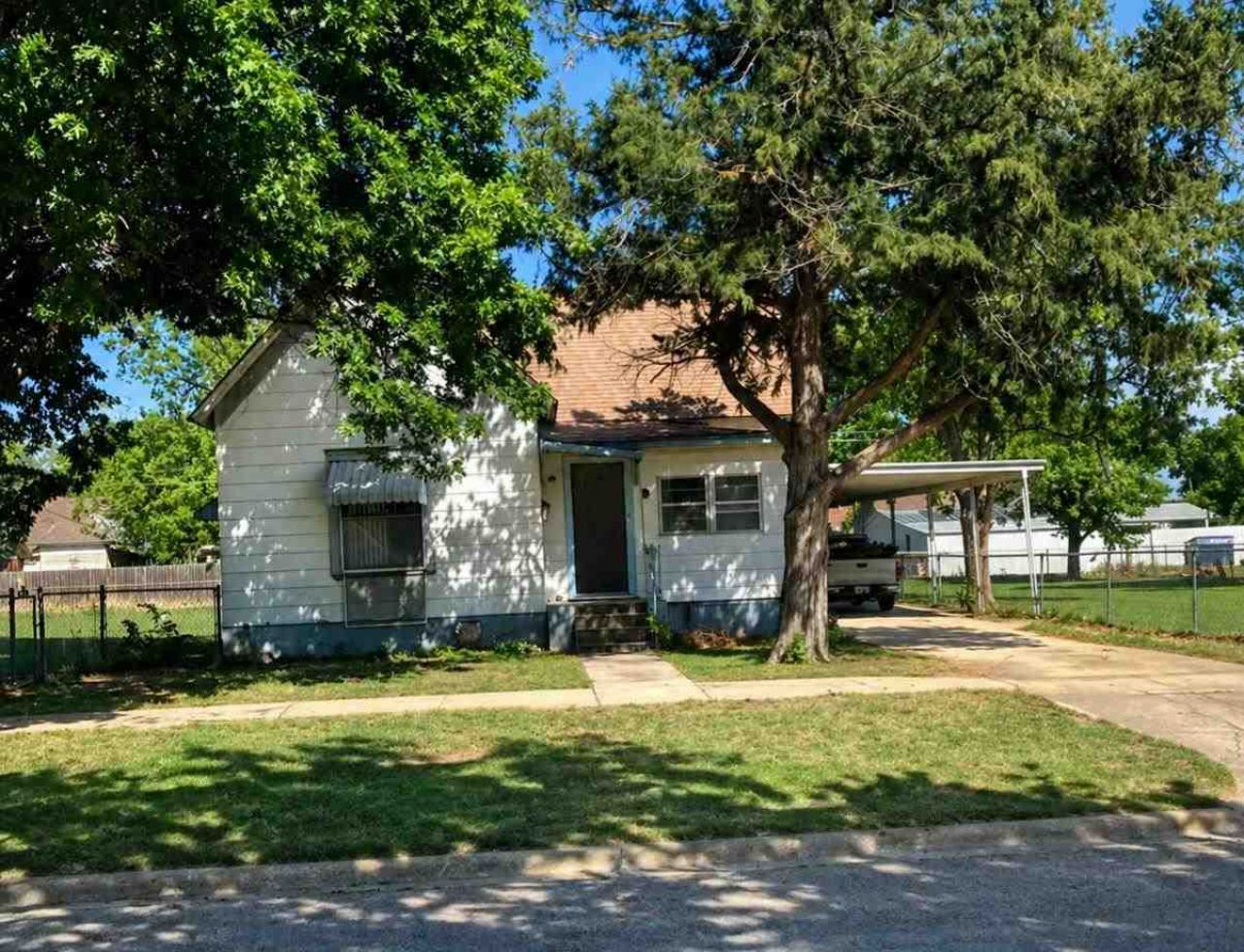 222 S Hitchcock St., Hobart, OK 73651 Main Photo