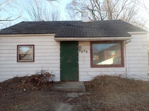 5242 N 29th St, Milwaukee, WI 53209