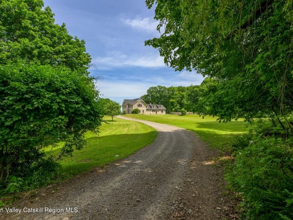 1530 River Road, New Baltimore, NY 12124