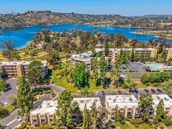 5700 Baltimore Drive, Unit 206, La Mesa, CA 91942