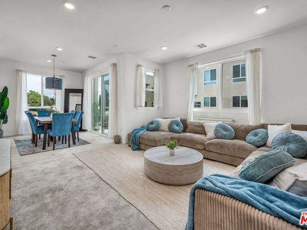 9431 Sepulveda Boulevard, Unit 4, Los Angeles, CA 91343