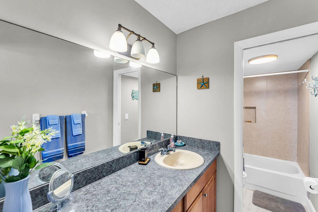 10102 S Ocean Drive, Unit 204a, Jensen Beach, FL 34957 Photo